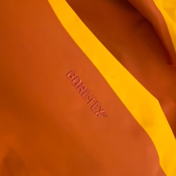 SOLD Arc’teryx Rare GORETEX XL Hard Shell Jacket - Picture 6 of 15